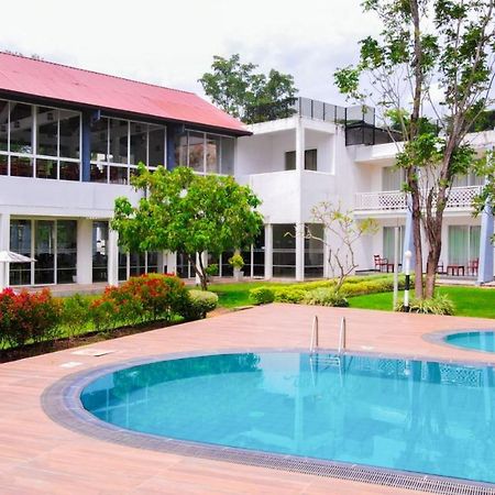 Lavendish Wild Safari Hotel Wasgamuwa Buitenkant foto